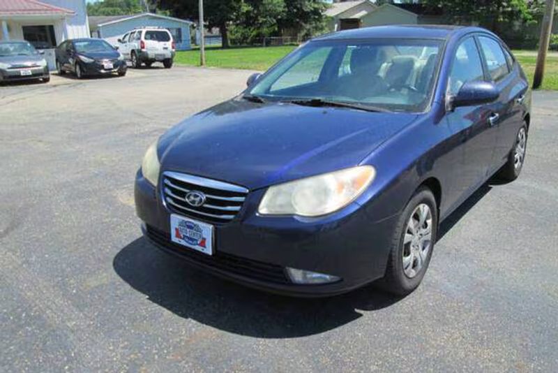 2010 Hyundai Elantra — a typically priced live listing