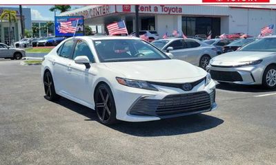 2022 Toyota Camry LE