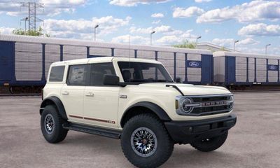 2026 Ford Bronco Outer Banks