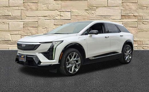 2025 Cadillac Optiq Luxury 2