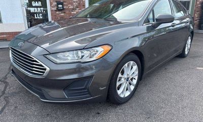 2020 Ford Fusion SE