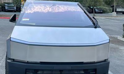 2024 Tesla Cybertruck Base