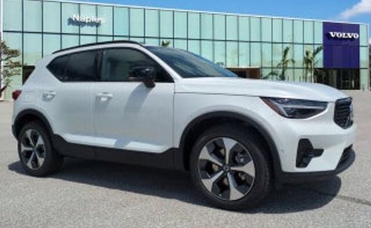 2026 Volvo XC40 Plus Dark