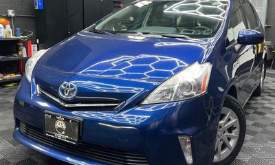 2013 Toyota Prius V TWO Three Five