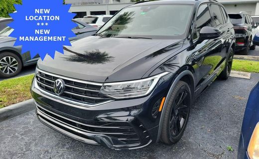2024 Volkswagen Tiguan SE Black