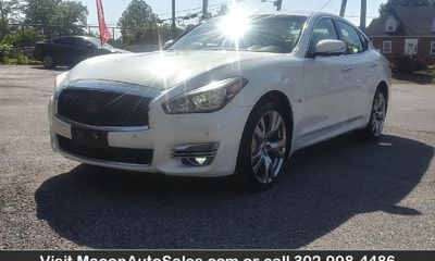 2015 Infiniti Q70 37