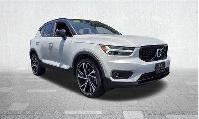 2021 Volvo XC40 R Design