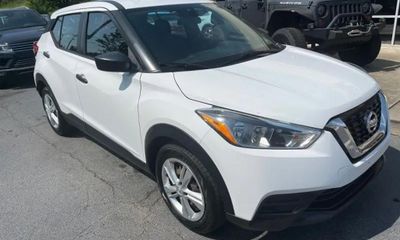 2020 Nissan Kicks S