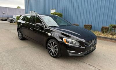 2015 Volvo V60 Platinum NON R