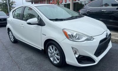 2017 Toyota Prius C ONE TWO Three