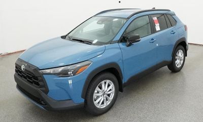 2026 Toyota Corolla Cross LE