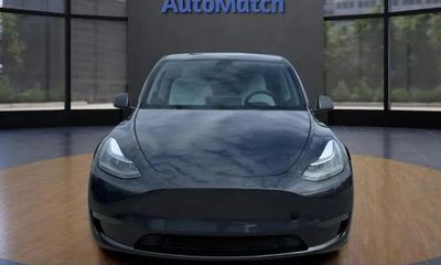 2025 Tesla Model Y Long Range Dual
