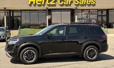 2026 Nissan Pathfinder SV