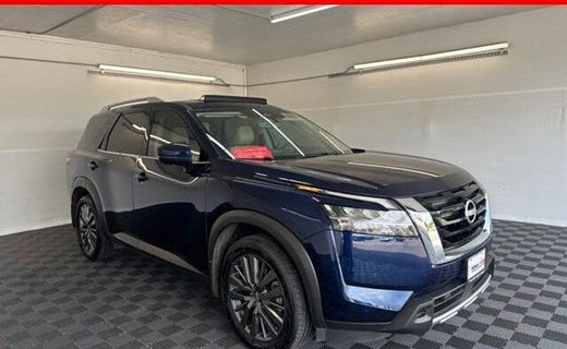 2024 Nissan Pathfinder SL