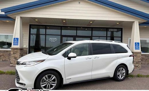 2021 Toyota Sienna XLE