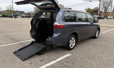 2017 Toyota Sienna L