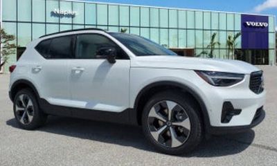 2026 Volvo XC40 Plus Dark