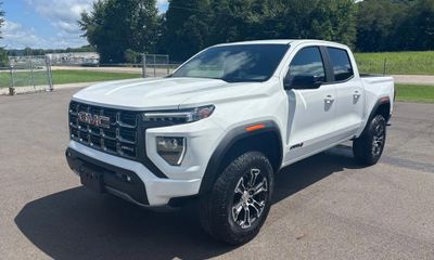 2025 GMC Canyon AT4
