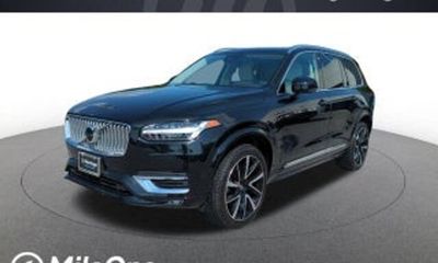 2023 Volvo XC90 Plus Bright