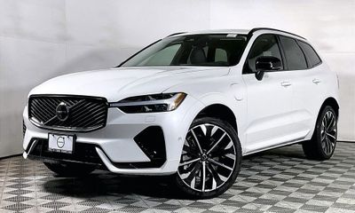 2026 Volvo XC60 Ultra Dark