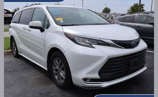 2022 Toyota Sienna XLE