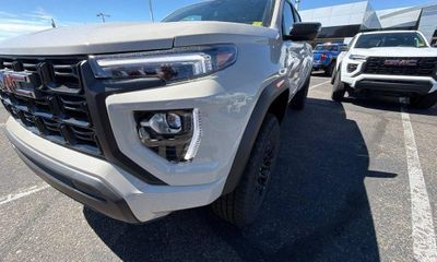 2026 GMC Canyon Elevation