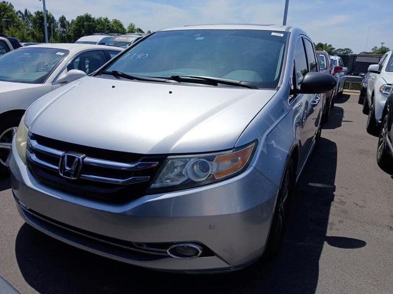 2014 Honda Odyssey — a typically priced live listing
