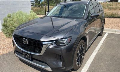 2024 Mazda CX-90 Premium Package