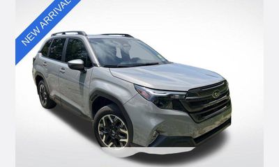 2025 Subaru Forester Premium Base
