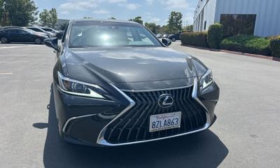 2022 Lexus ES 350 Base