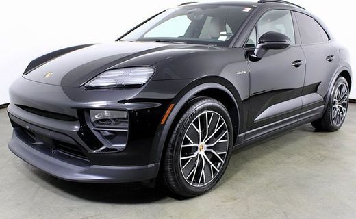 2025 Porsche Macan 4S Electric