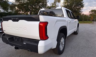2024 Toyota Tundra SR5