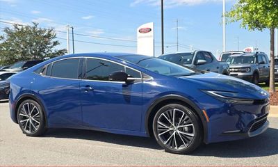 2024 Toyota Prius XLE