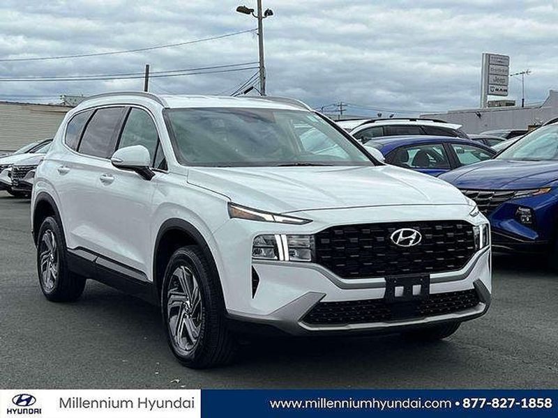 2023 Hyundai Santa Fe — a typically priced live listing