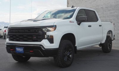 2022 Chevrolet Silverado Trail Boss Custom