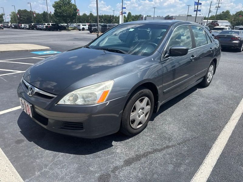 2007 Honda Accord — a typically priced live listing
