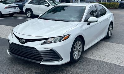 2022 Toyota Camry LE