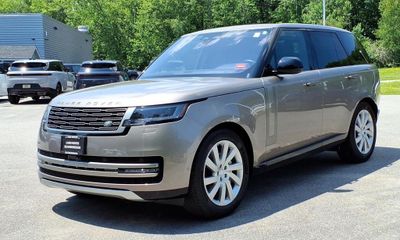 2023 Land Rover Range SE