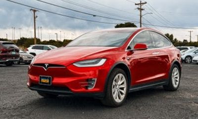 2022 Tesla Model S Plaid