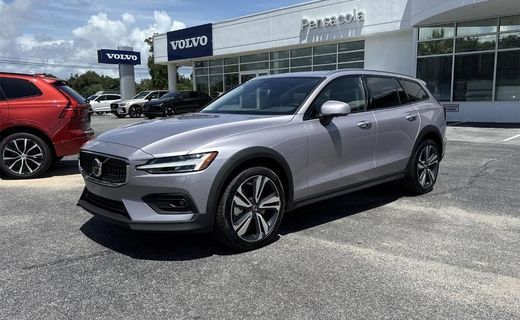 2026 Volvo V60CC Plus