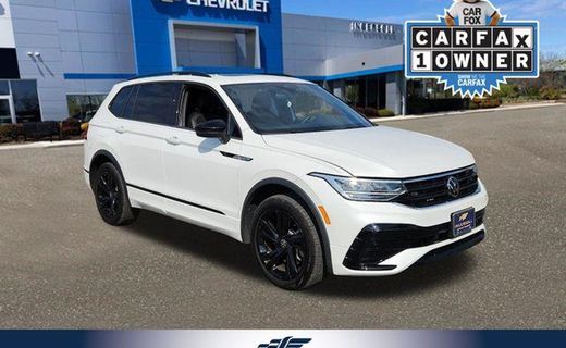 2024 Volkswagen Tiguan 4MOTION SE Black