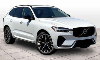 2026 Volvo XC60 Ultra Dark