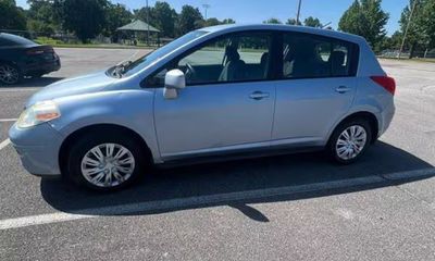 2011 Nissan Versa 18 S