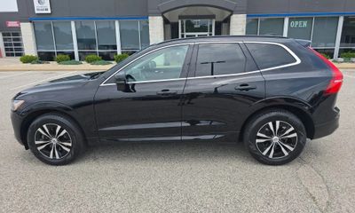 2023 Volvo XC60 Core Bright Theme