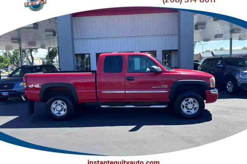 2004 Gmc Sierra — a typically priced live listing