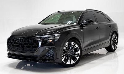 2025 Audi Q8 S Line Quattro