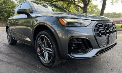 2025 Audi Q5 E S Line Quattro