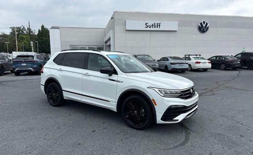2022 Volkswagen Tiguan 4MOTION SE Black