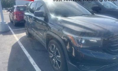 2019 GMC Acadia SLT 1