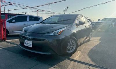 2021 Toyota Prius LE